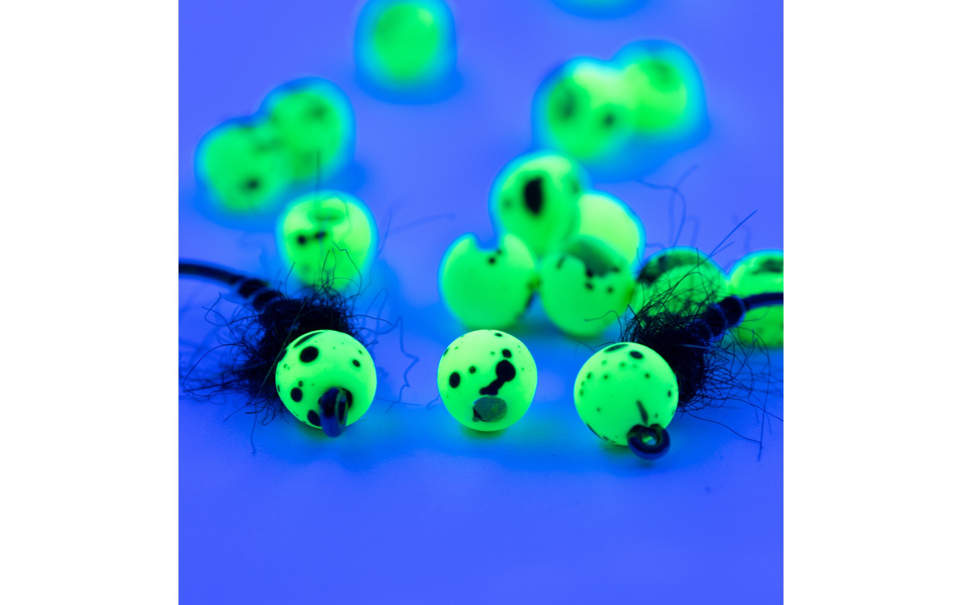 Lightning Bug Speckled Round Stone Tying Fishing Flies with